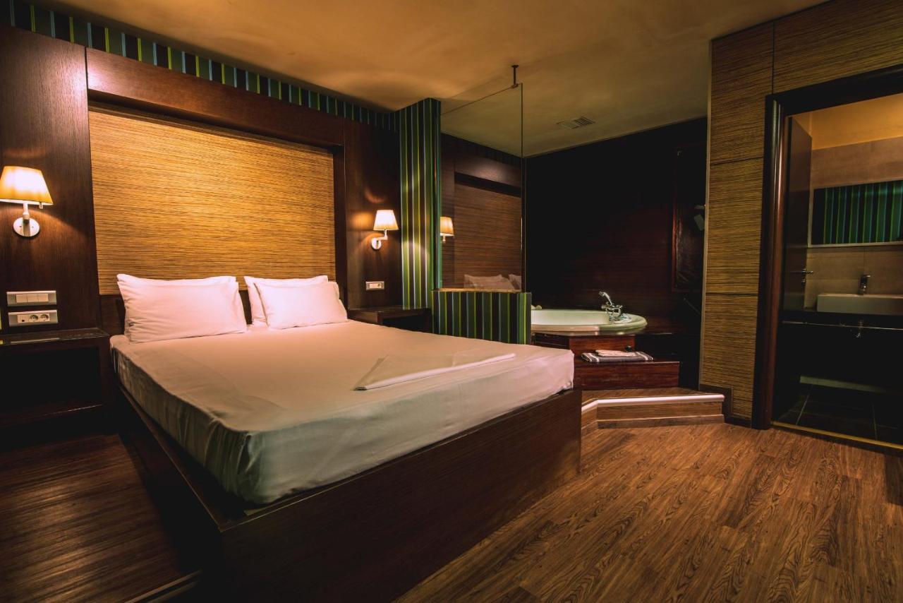 Ruby Rooms Kifisia - Adults Only Athens Luaran gambar