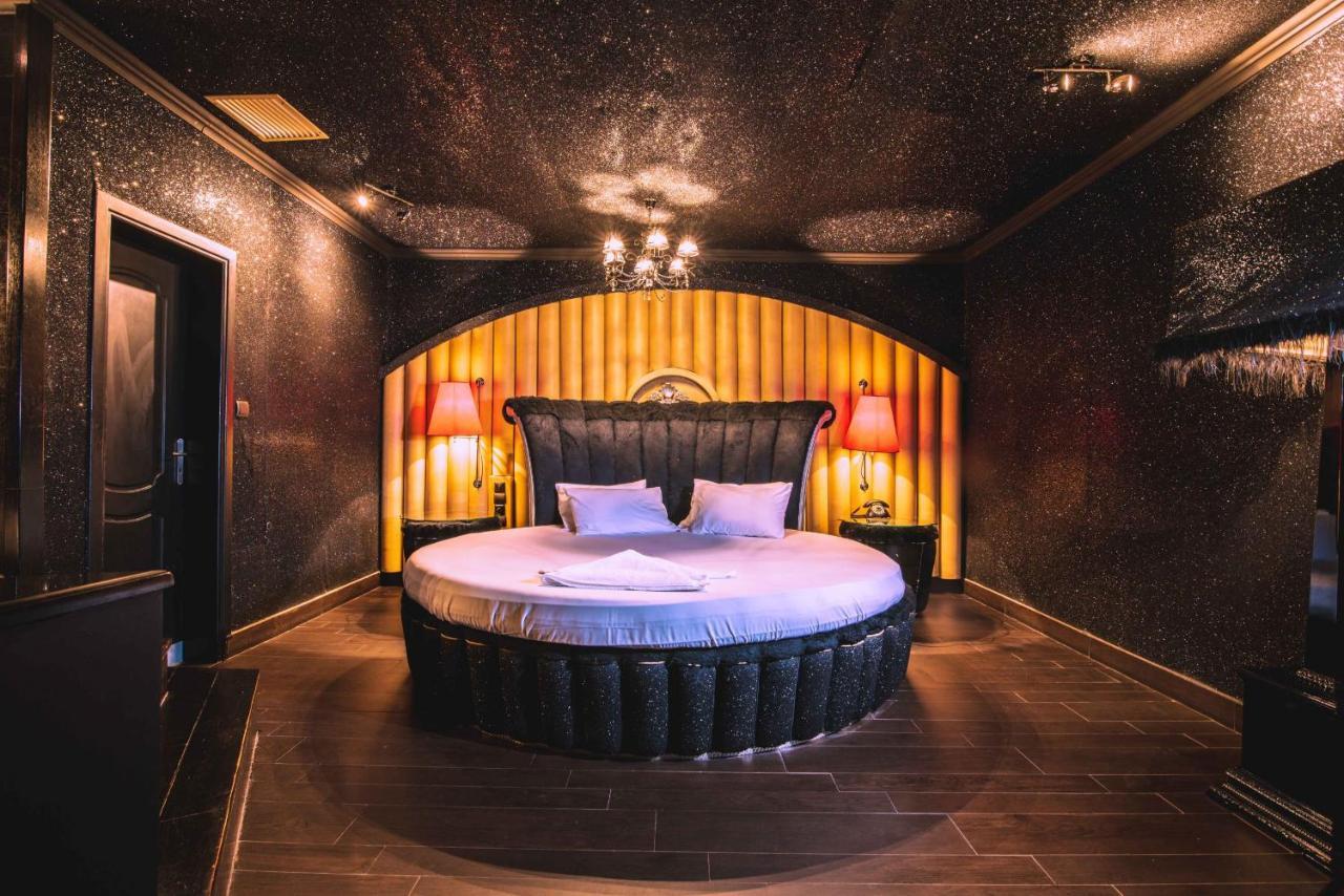 Ruby Rooms Kifisia - Adults Only Athens Luaran gambar