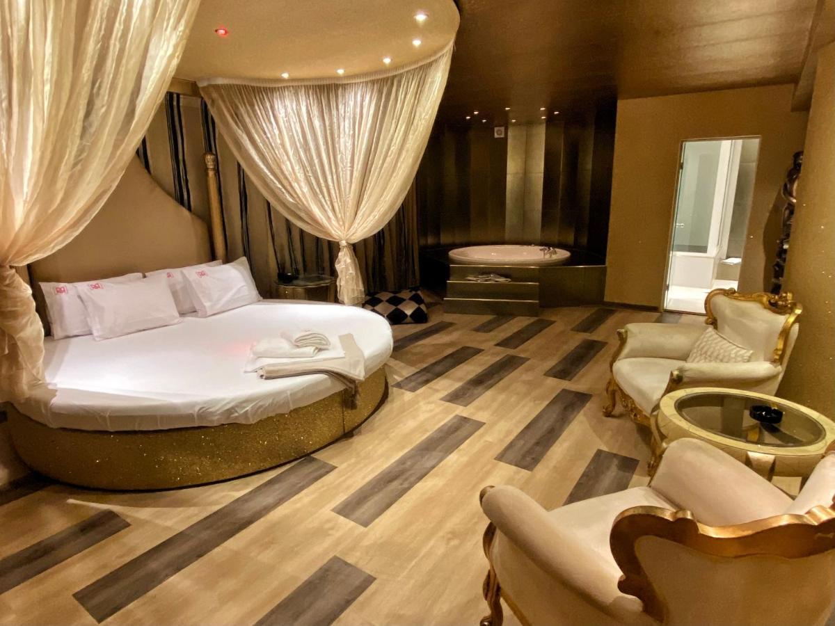 Ruby Rooms Kifisia - Adults Only Athens Luaran gambar